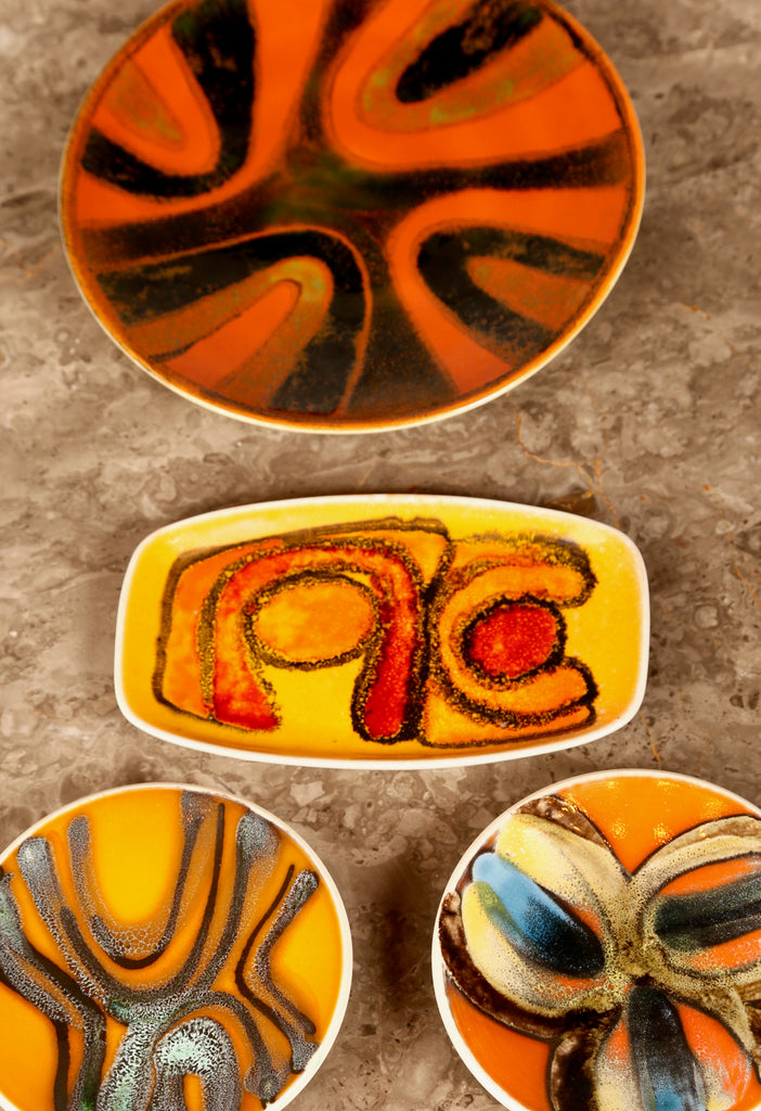 Poole 'Delphis' pottery pin tray (1970s) UK